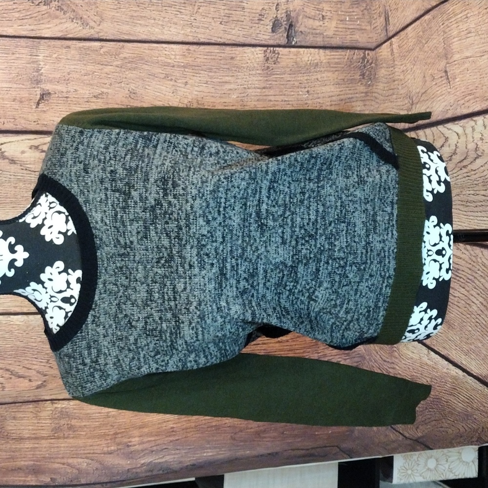 EUC Fate Grey and Green Sporty Sweater